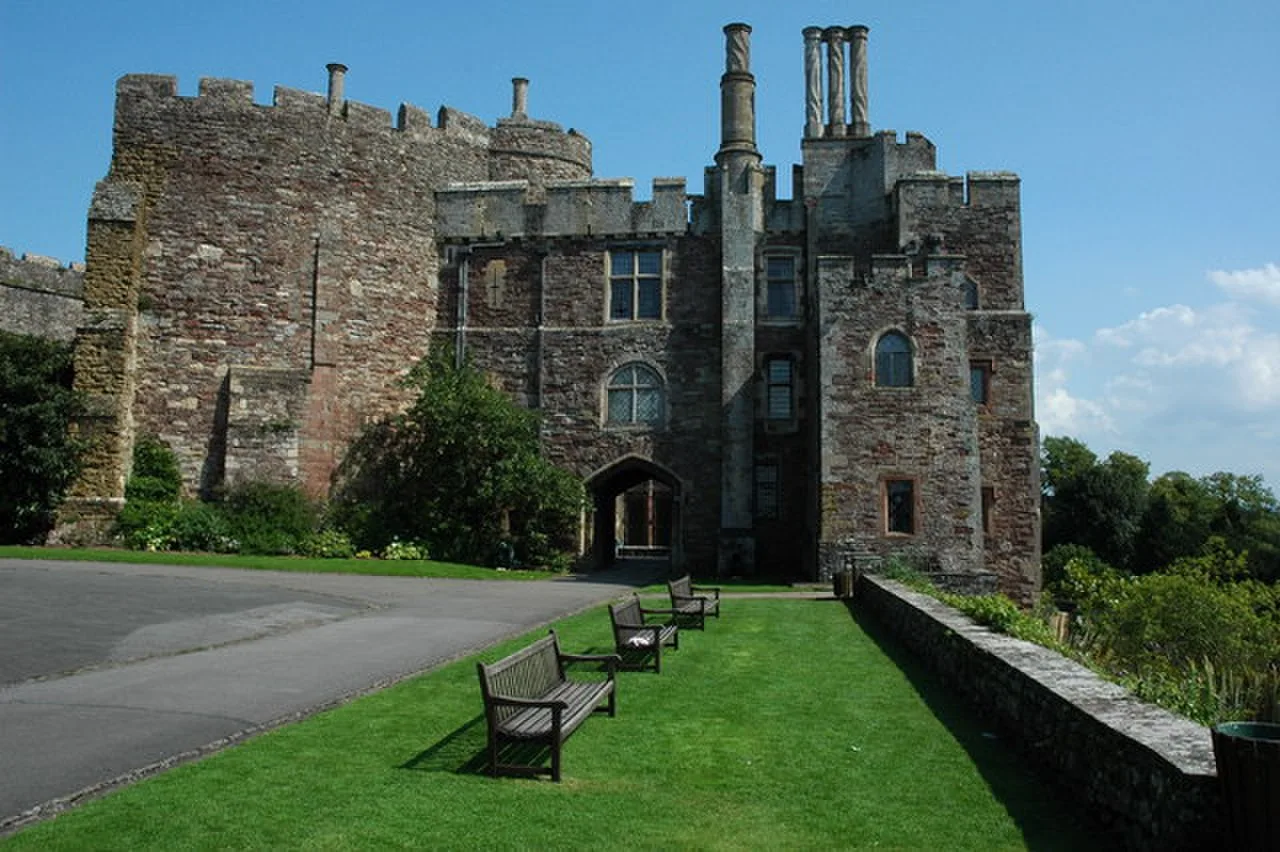 Castelo de Berkeley , onde se diz popularmente que Eduardo II foi assassinado