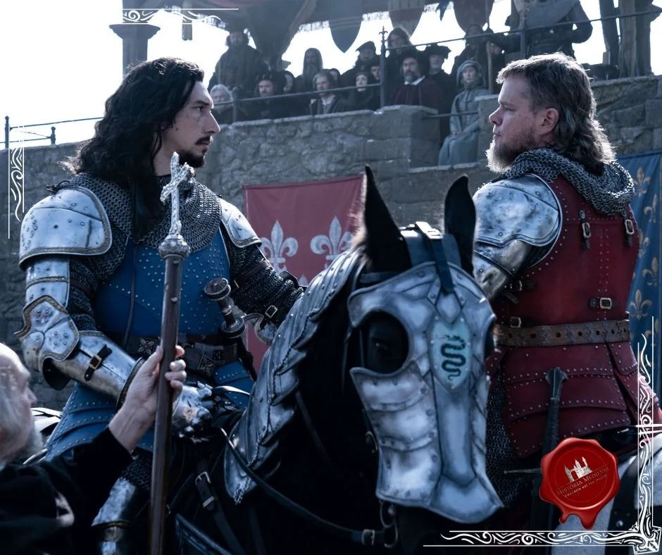Cena do filme "O Ultimo Duelo" Jacques Le Gris (Adam Driver)  Jean de Carrouges (Matt Damon )