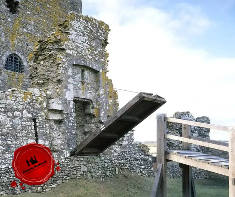 A ponte levadiça do Castelo Threave, na Escócia. Originalmente, a vala estava cheia de água do rio Dee