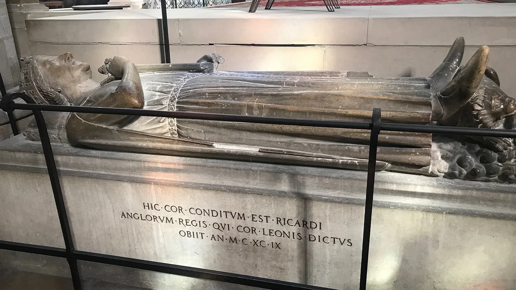Túmulo contendo o coração do Rei Ricardo na Catedral de Rouen