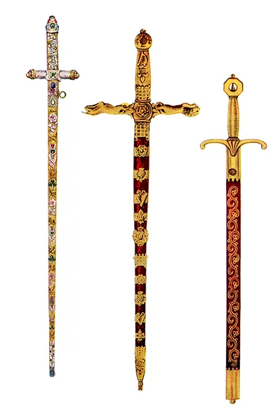 Da esquerda para a direita: A cravejada Espada da Oferenda, a Espada do Estado e a Espada da Misericórdia (Curtana).