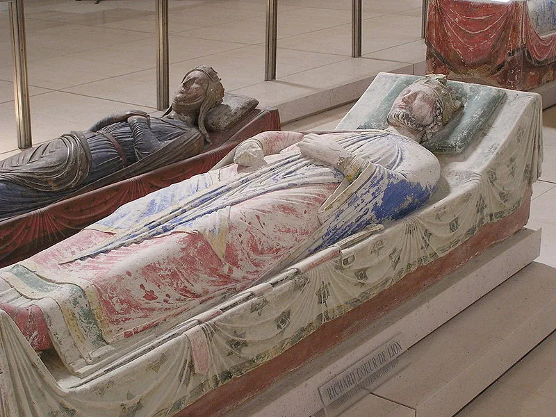 Túmulo de Ricardo I da Inglaterra na Abadia de Fontevraud